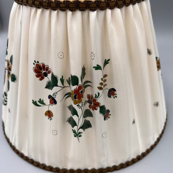 Vintage “by Delft” Pleated Fabric Lampshade –  Cottagecore Decor - Picture 15 of 16
